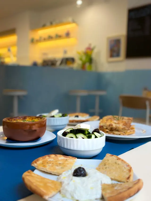 Different dips with pita bread